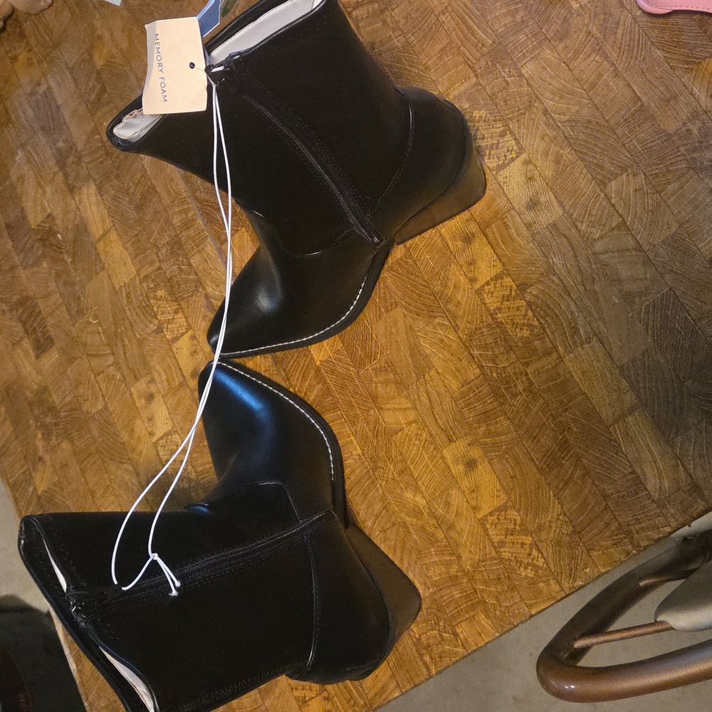 Universal Thread Black Heeled Boots